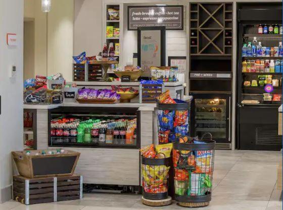 Hilton Garden Inn Visalia, Ca Екстериор снимка