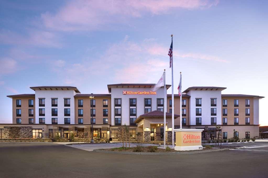 Hilton Garden Inn Visalia, Ca Екстериор снимка